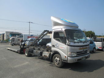 フルフラット仕様で、県外搬送可能車な積載車です。通称：シルバー